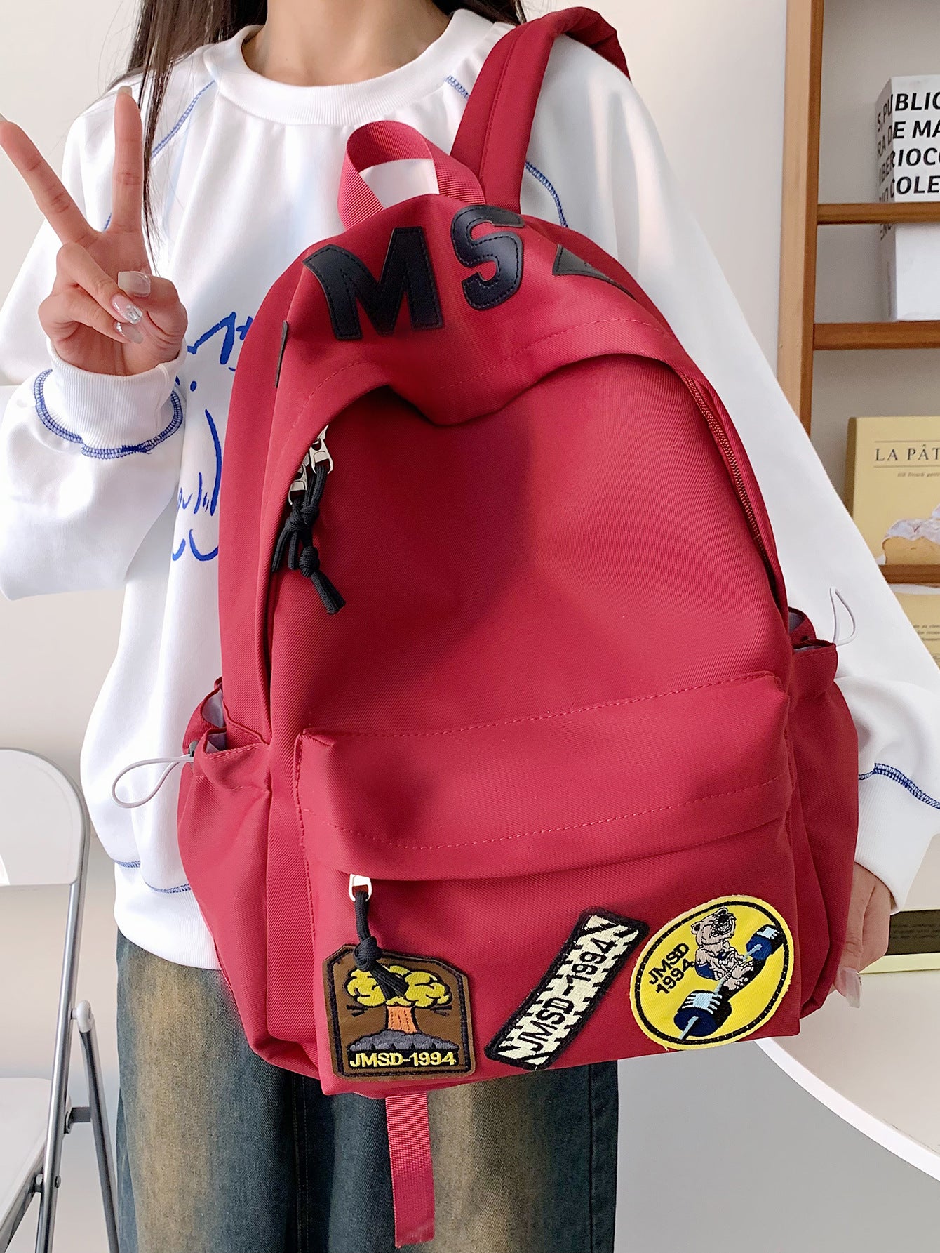 书包2026新款简约双肩包男孩小学生女孩大容量轻便耐磨通勤背包