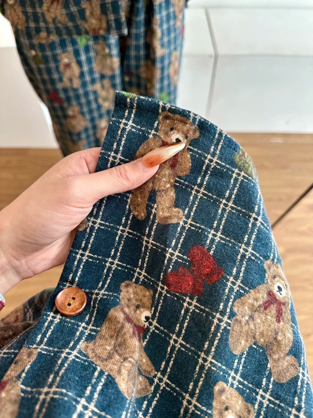 Trendy Plaid Brown Bear Girl's Pajamas, Spring and Autumn