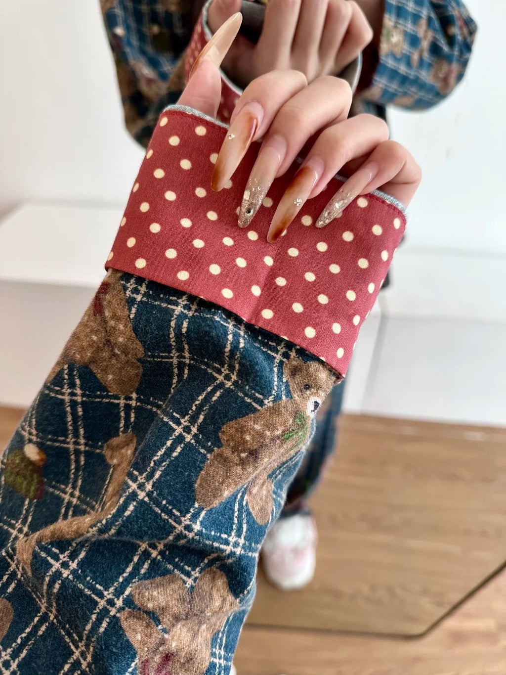 Trendy Plaid Brown Bear Girl's Pajamas, Spring and Autumn