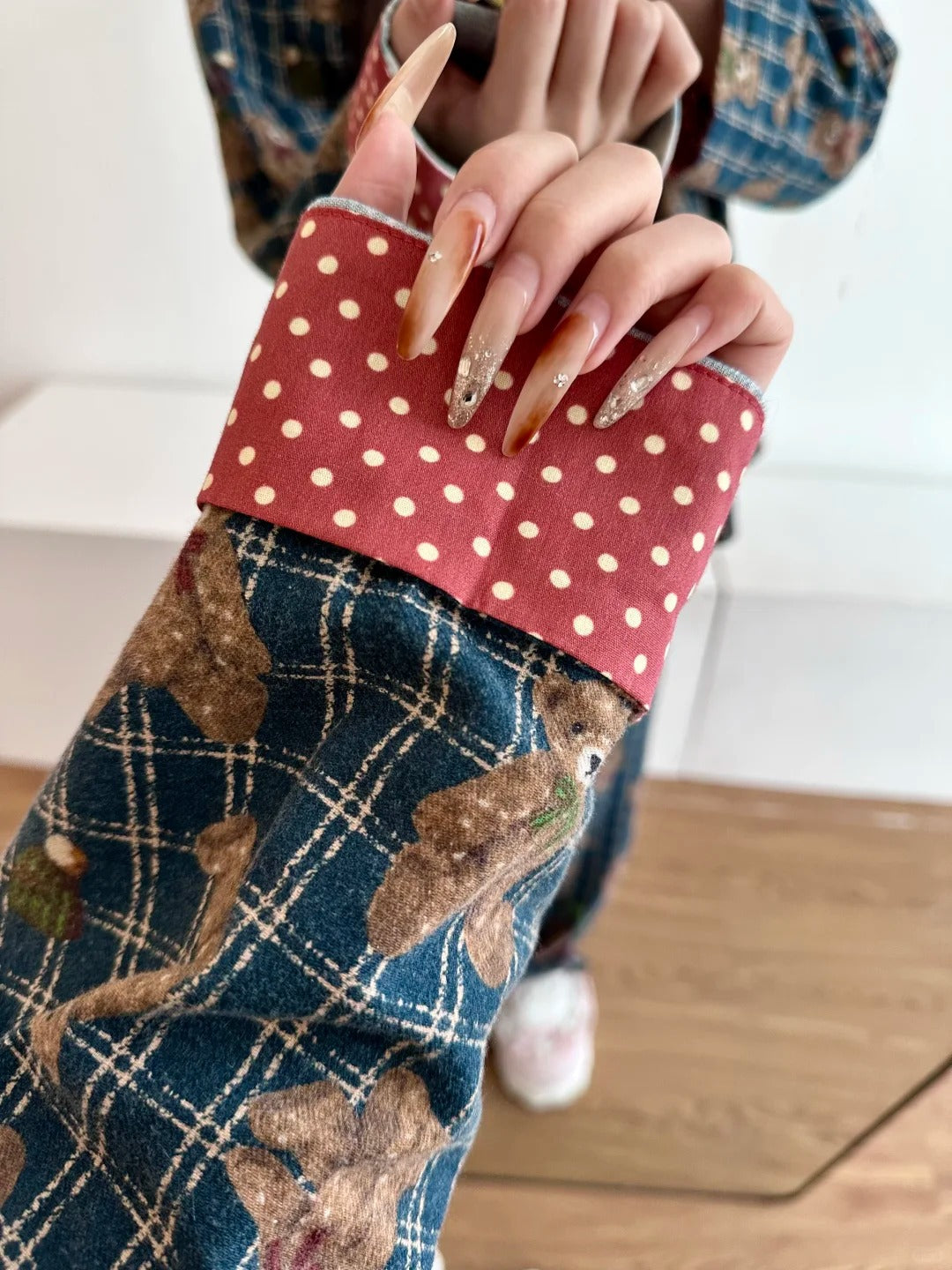 Trendy Plaid Brown Bear Girl's Pajamas, Spring and Autumn