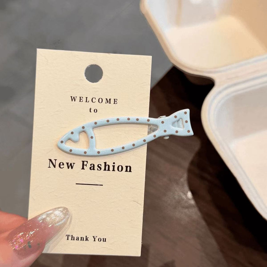 Cute and cute cat fishbone hair clip cake